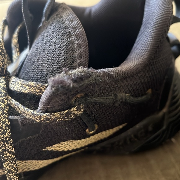 Men’s size 11 adidas basketball sneakers - Picture 5 of 6